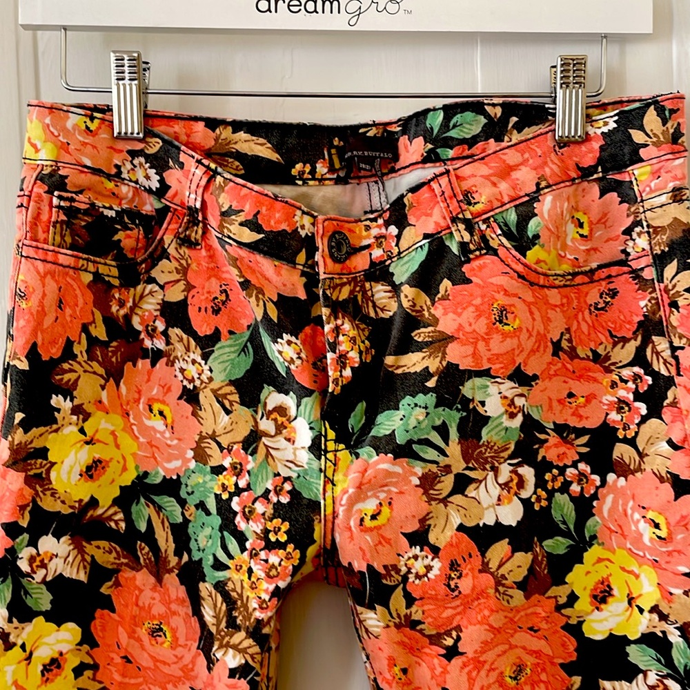 Buffalo Jeans‎ Womens (8) Orange Floral 5 Pocket Jeans 9”rise Sizee 28/26”inseam - Picture 2 of 6